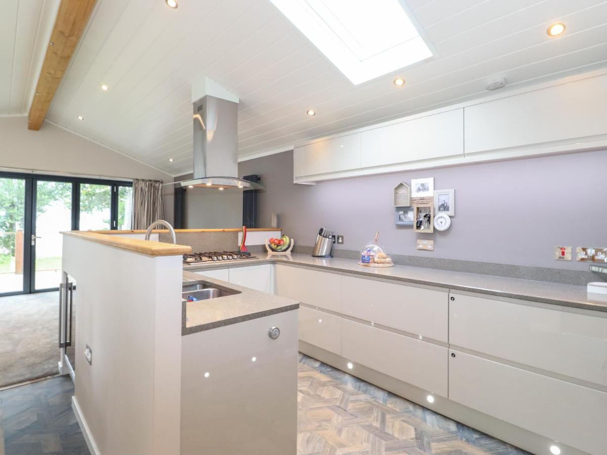Loubi'S Lakeside Lodge Windermere Εξωτερικό φωτογραφία